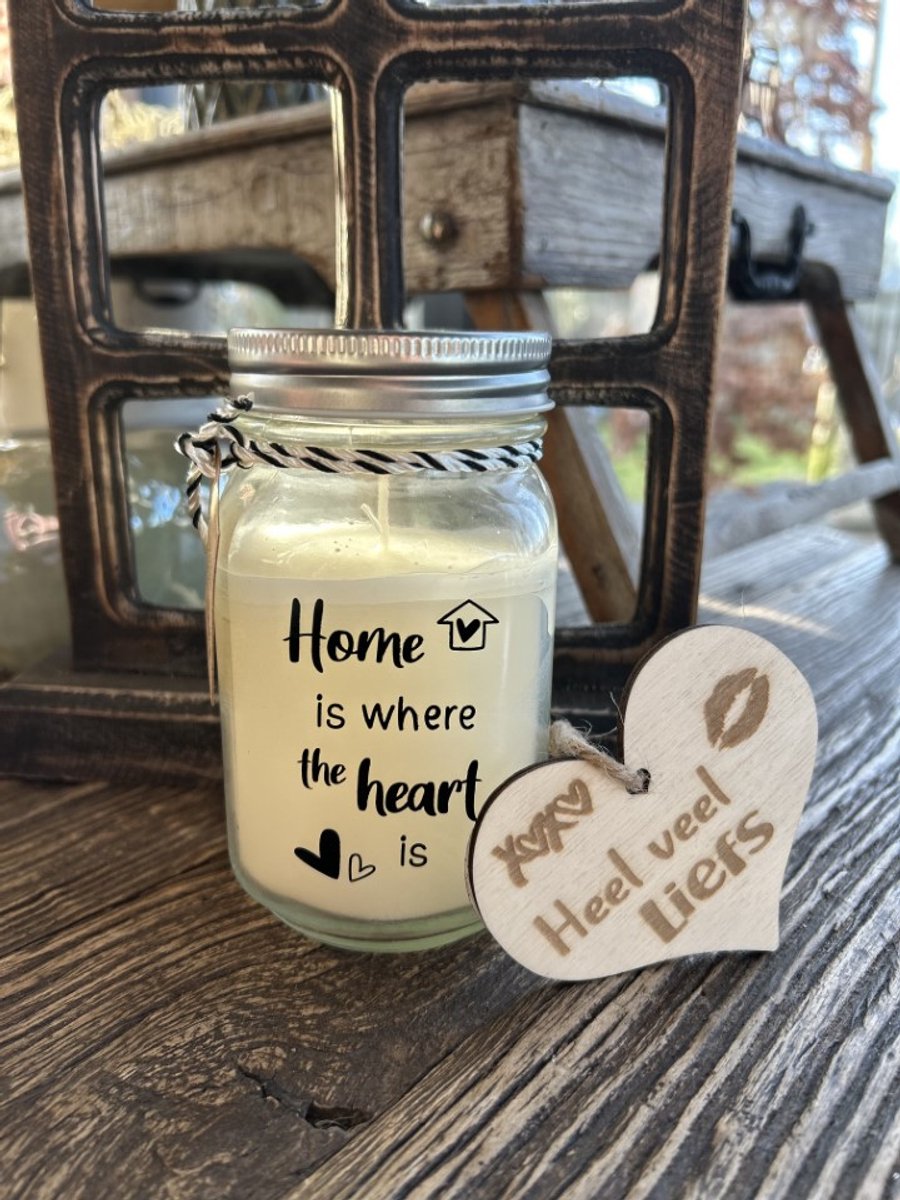 Creaties van hier Black & White scented candles Home is where the heart is met houten hartje – 13,5 cm – vanille home is where the hearth is