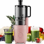 Roze Safecourt slowjuicer met vruchten en groenten eromheen en twee glazen sap.