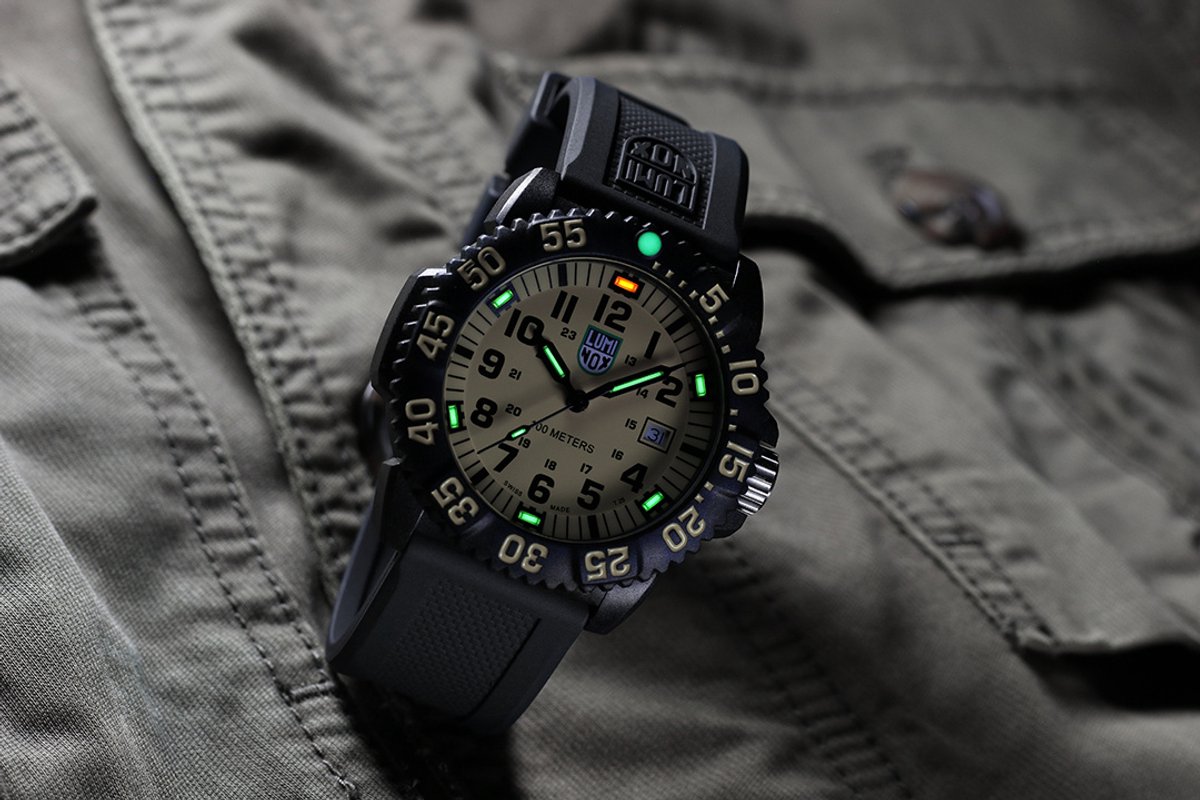 Luminox X2.2055.SAND Sea Lion 2050 Series horloge