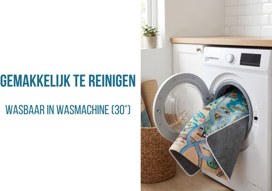 Een speelmat wordt in een wasmachine gedaan. "Gemakkelijk te reinigen, wasbaar in wasmachine (30°)"
