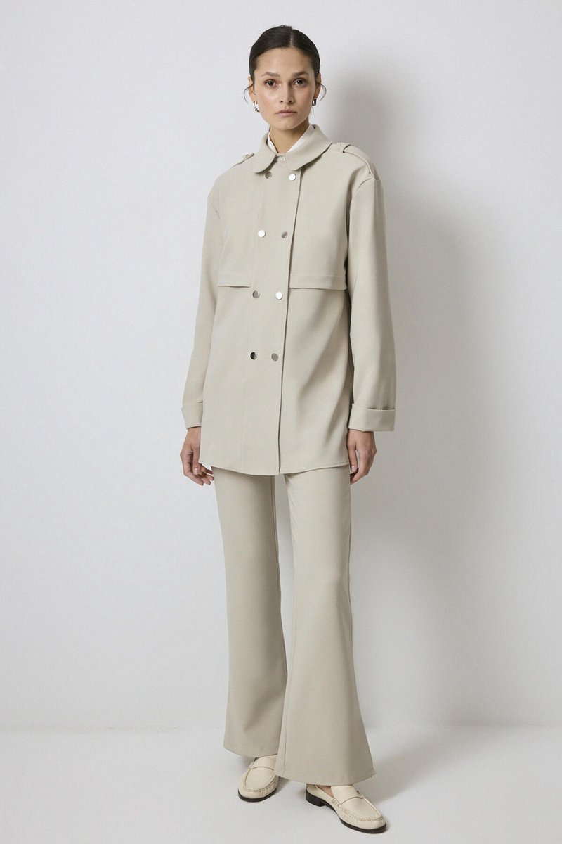 Touché Privé - Blouse met epauletten en drukknopen - Stone - Dames