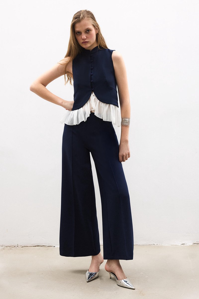 Touché Privé - Crepe gilet met chiffon details - Marine - Dames