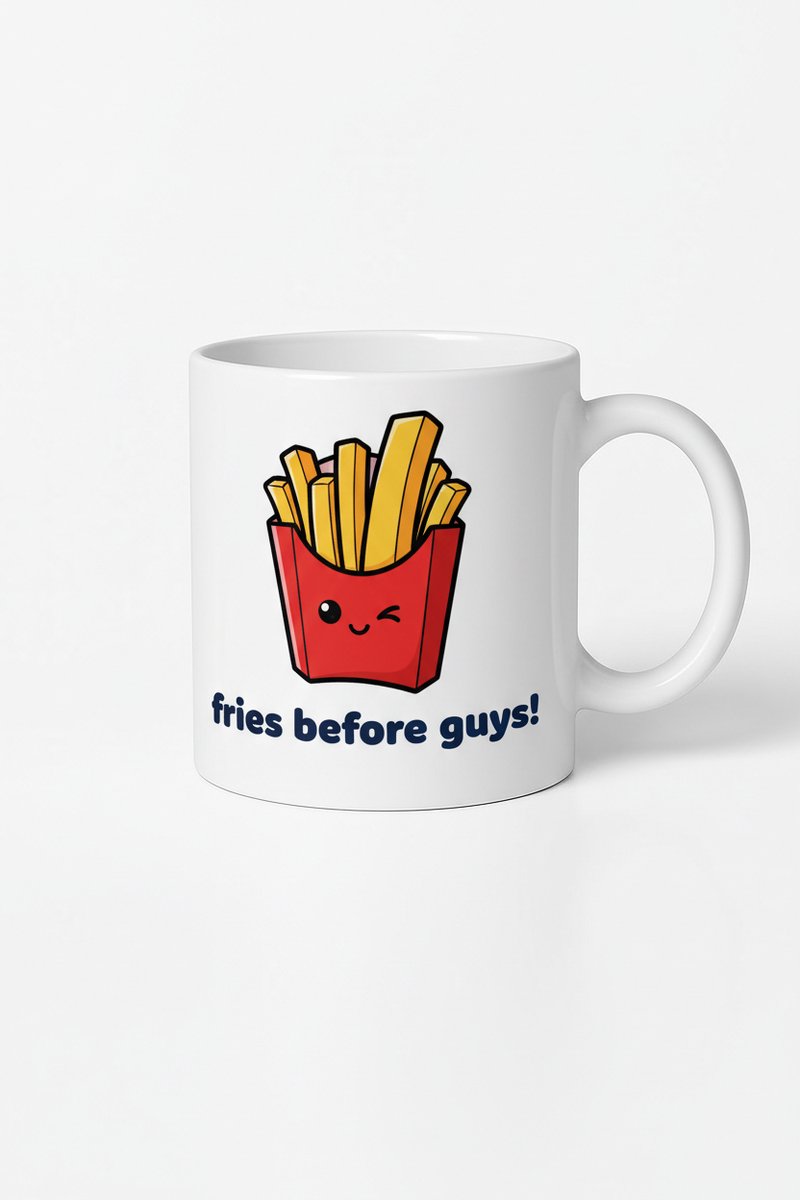 Grappige Frietjes Mok 'Fries Before Guys!' - Cute Cadeau Beker