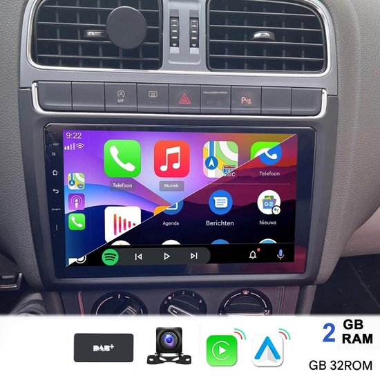 ESSGOO autoradio met CarPlay, Android Auto, DAB+, camera, 2GB RAM en 32GB opslag, geïnstalleerd in een auto.