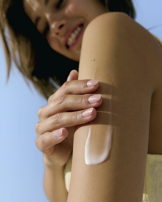 NIVEA SUN Hydraterende & Kalmerende Aftersun Lotion - Met Hyaluronzuur en Aloë Vera - 400 ml