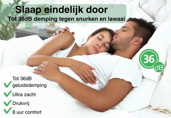 Een stel slaapt vredig in bed, omringd door witte lakens. Een groen "36 dB" icoon. "Slaap eindelijk door"