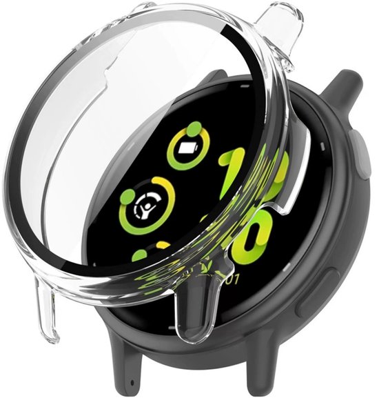 Garmin smartwatch met zwart scherm met groene iconen, deels bedekt door een transparante beschermhoes.