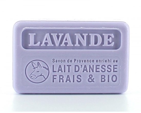 Lichtpaarse lavendelzeep met de tekst LAVANDE en Savon de Provence enrichi au LAIT D'ANESSE FRAIS & BIO.