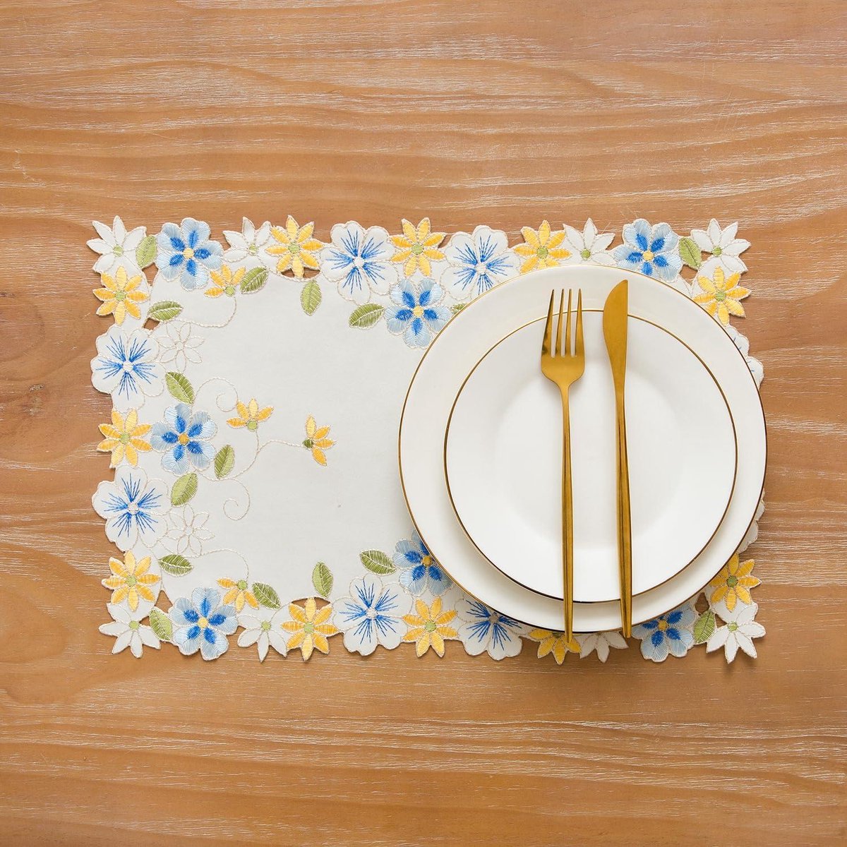Allecto Plus - 2 stuks Gele en Blauwe Rechthoekige Kanten Doilies met Bloemenmotief - Set voor Bruiloft Verjaardag Diner Feest - Decoratieve Vaaspads met Snijwerk - Ideaal voor Tafeldecoratie (rechthoekig)