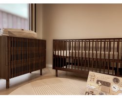 The Baby Supply Lino meegroei bed 70×140 met commode – Duurzaam walnoot babykamer meubel