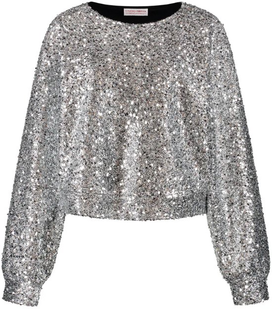 Zilverkleurig glittershirt met ronde hals en lange mouwen, op een hanger.