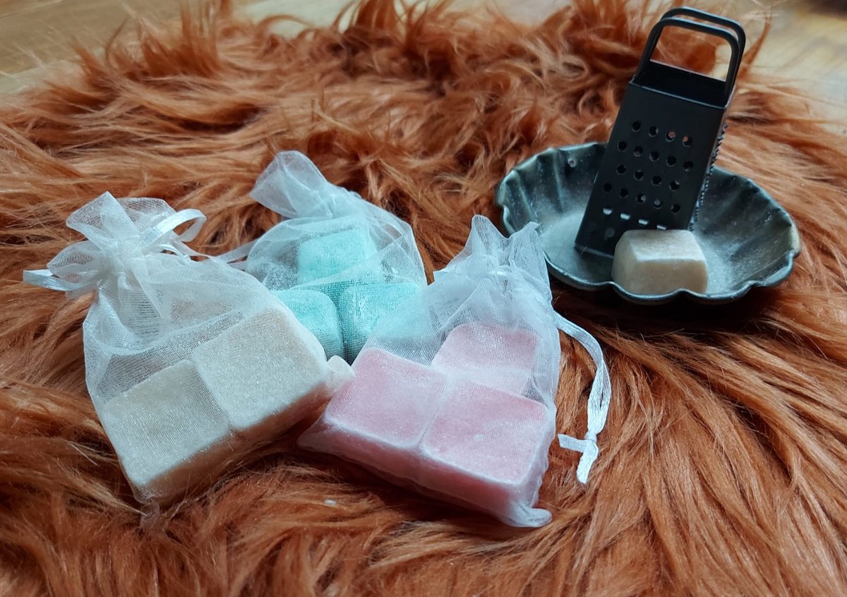 Setje van 12 heerlijke amberblokjes in organza zakje. Lekkerste huisparfum die er is!