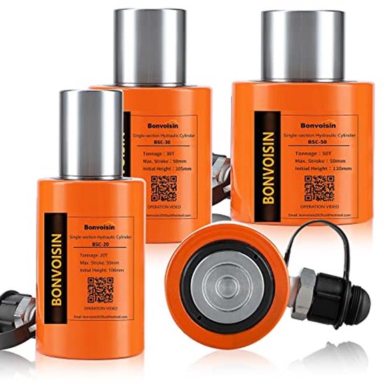 Drie oranje hydraulische cilinders van verschillende formaten met specificaties.