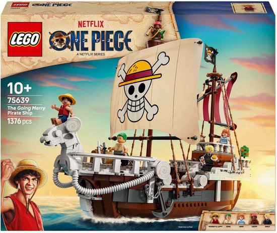 LEGO One Piece set met het Piratenschip Going Merry met strooien hoeden en schedel logo op zeil.