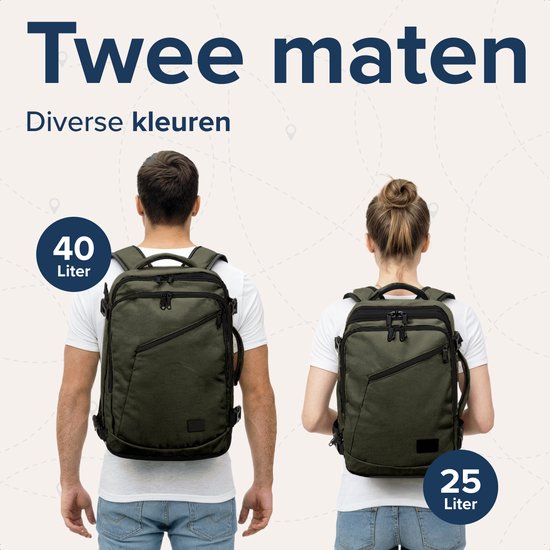 Man en vrouw dragen olijfgroene rugzakken van 40L en 25L.