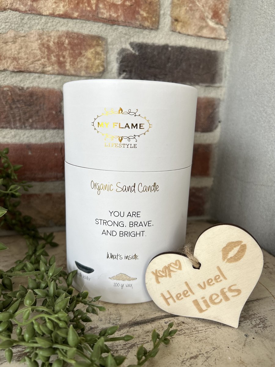 Creaties van hier Giftbox You are strong met Kaarsenzand en Houten Hartje - Kaars