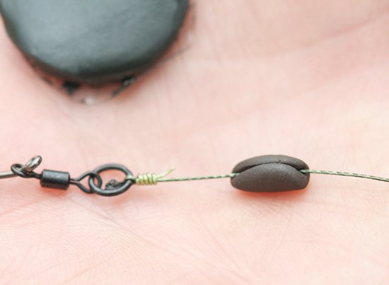 Carp Spirit Tungsten Putty - 20g Dark Brown van Merkloos — afbeelding 2