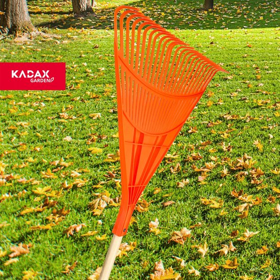 KADAX Hark voor gras en bladeren, brede hark met lange steel van hout, bladhark van kunststof, bladveger, bladveger, waaierbezem, tuinbezem, tuinhark (180 x 61 cm) van Merkloos	 — afbeelding 3