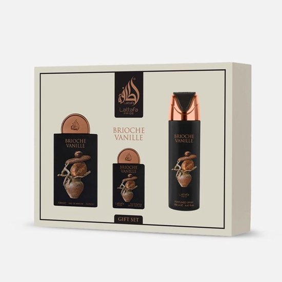 Zwarte geschenkdoos met "Brioche Vanille" geuren. Bevat een 100ml Eau de Parfum, een 30ml Eau de Parfum en een 200ml body spray, allemaal met zwarte verpakkingen en gouden accenten.