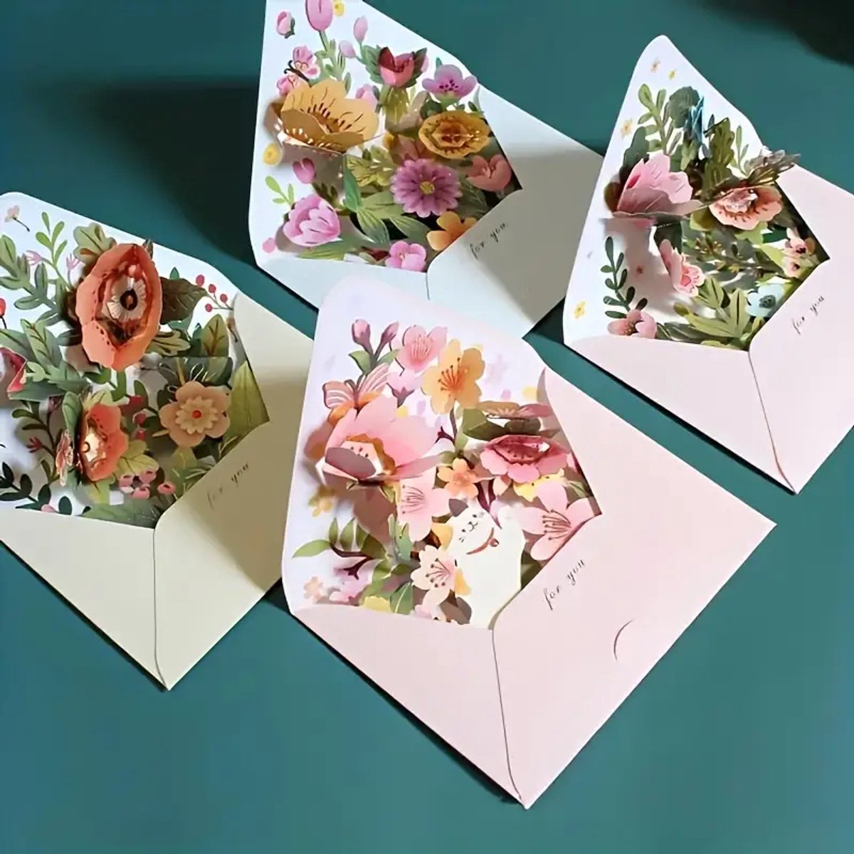 FA-VE 3D Bloemenkaarten Set – 4 Stuks – Pop-up Kaarten met Envelop – Luxe Wenskaarten 15x11,5 cm – Voor Verjaardag, Bedankje of Liefdevolle Groet