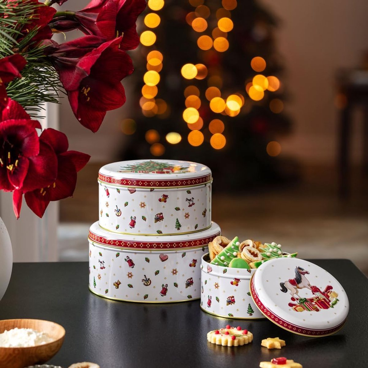 STAR&STER Koekjesdozen Set – 3 Stuks – Winter Collage Design – Veelkleurige Blikjes 19,7 x 9,4 cm – Ideaal voor Koekjes & Cadeaus