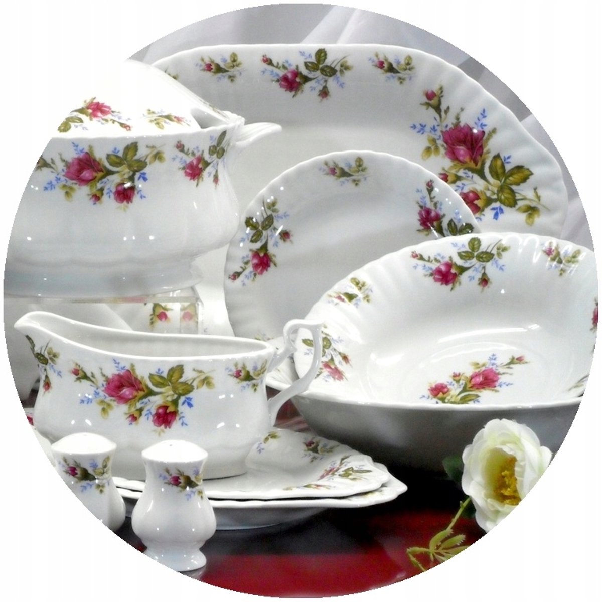 Diep Bord Iwona 22,5 cm - Porselein met Rozen Decoratie