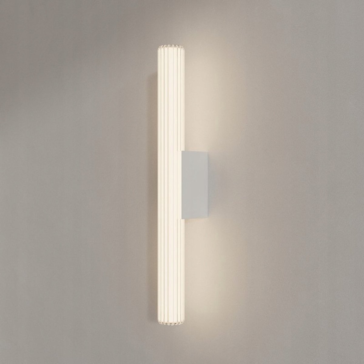Licht Prestige Linea Wandlamp 61cm Wit LED CCT Modern Klassiek