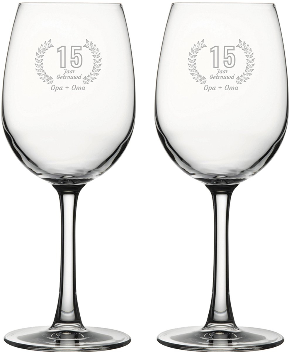 Gegraveerde set witte wijnglazen 36cl Opa + Oma 15 jaar getrouwd