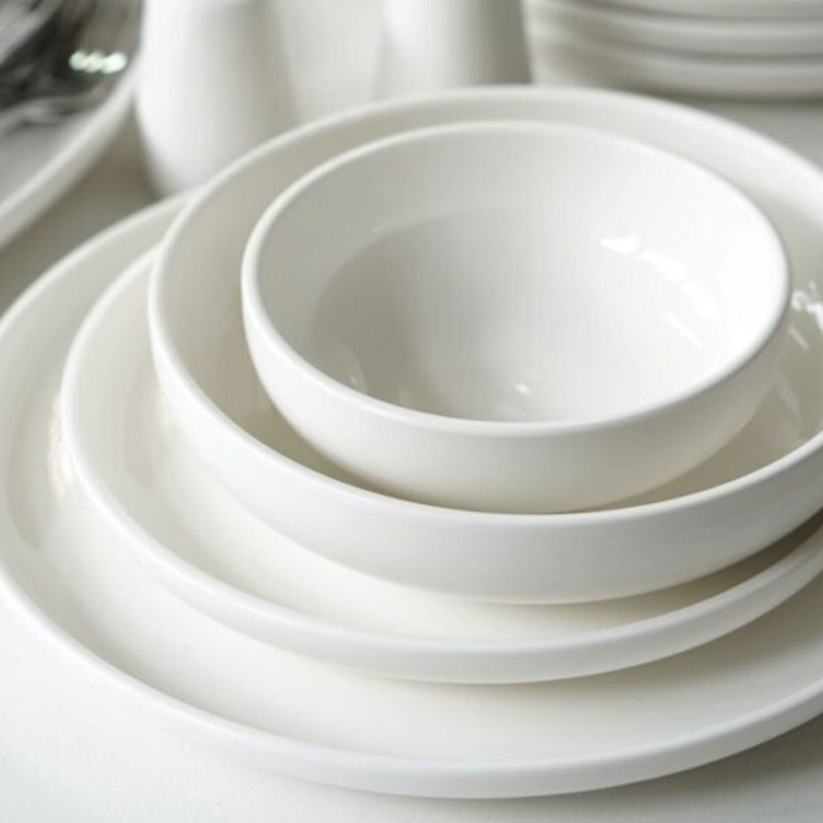 Mulex | MX800 Serviesset Milano - Wit - 28 delig voor 6 Personen - Porselein - Inclusief Dinerborden, Ontbijtborden, Dessertborden en Kommen - Magnetron en Vaatwasser bestendig