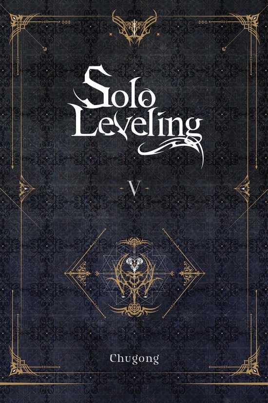 Boekomslag met de titel "Solo Leveling V" in sierlijke witte letters, met een donkerblauwe, gestileerde achtergrond en gouden ornamenten.