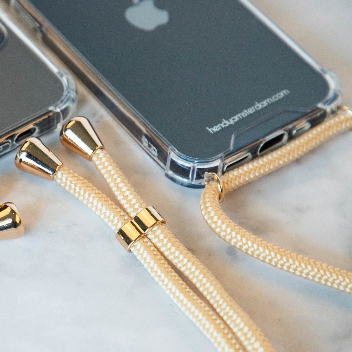 Hendy telefoonhoesje met koord - Classic - Gold - iPhone 17