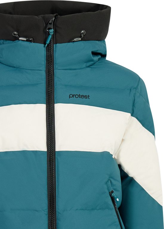 Detail van turquoise ski-jas met zwarte kraag en witte horizontale streep.