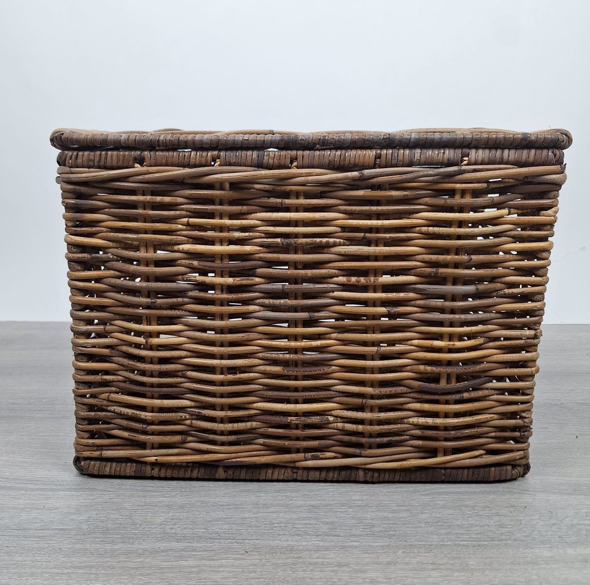 MigoStyling - Opbergmand - Fietsmand - Met Deksel - 47x34xH34 cm - Riet - Rotan - Rechthoek - Brown