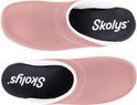 Bovenkant roze Skolys klompen met witte voering en zwarte binnenzool met Skolys logo.