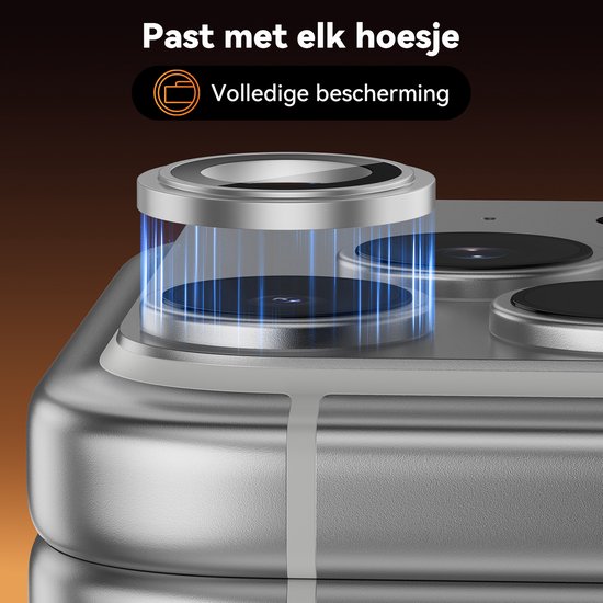 Zilveren cameralensbeschermer die past met elk hoesje en volledige bescherming biedt.