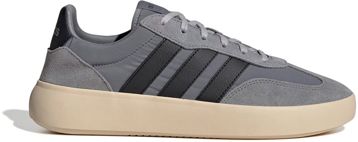 Grey Three / Core Black / Grey Two