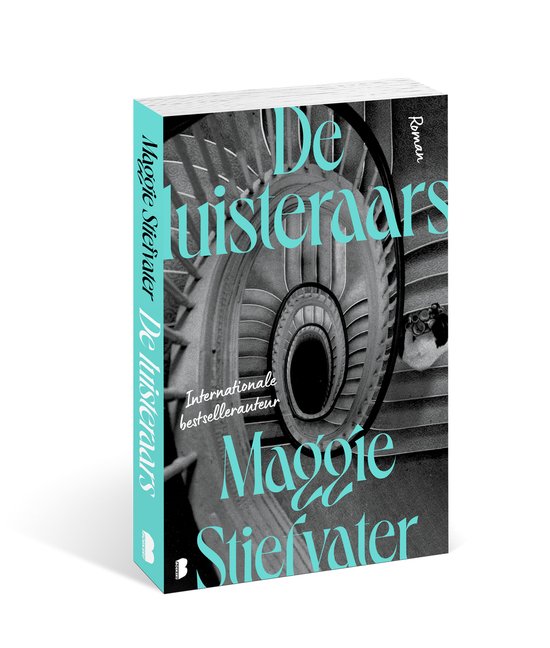 Boek 'De luisteraars' met de titel op de kaft en zijkant, met een foto van een spiraalvormige trap.