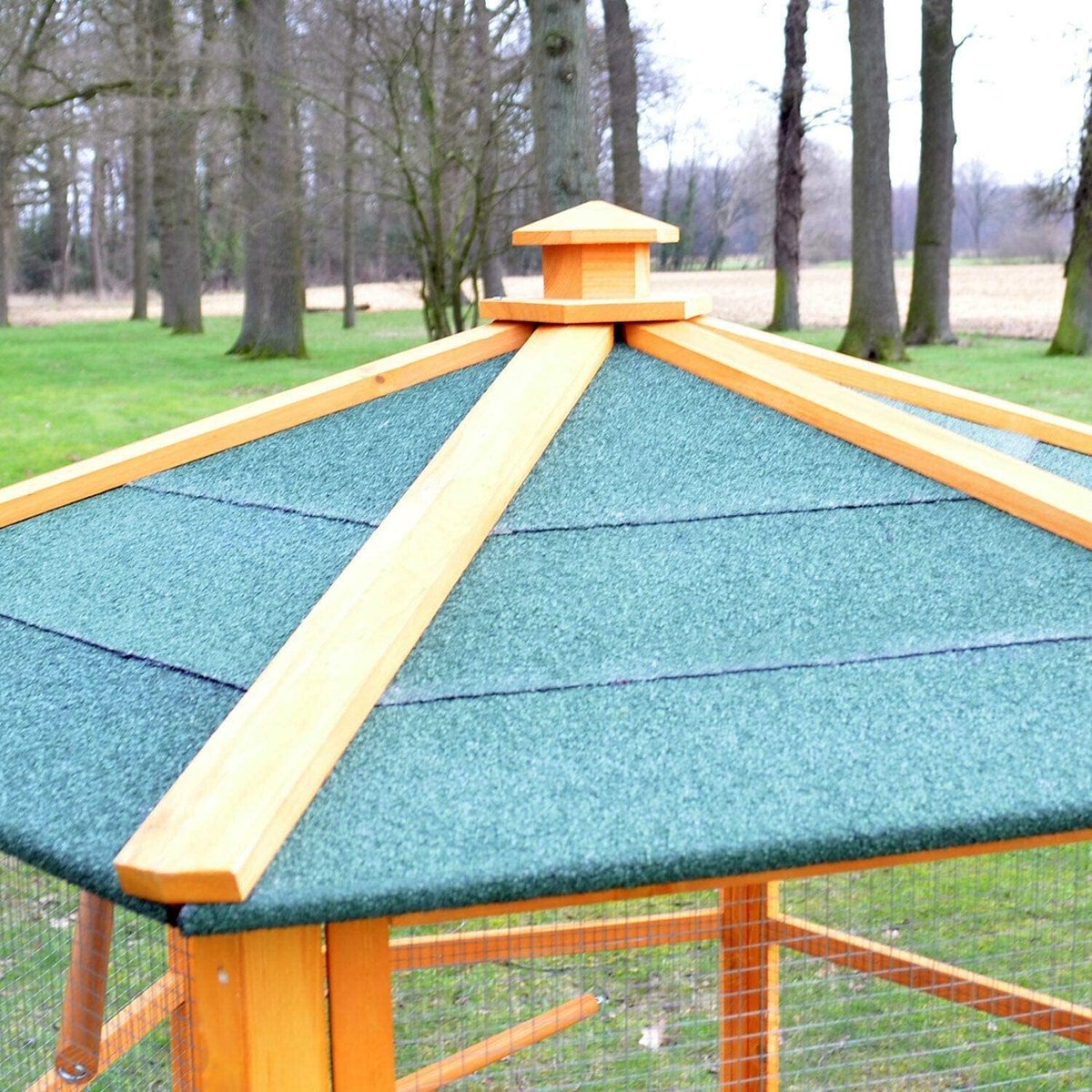 LotaHome - Vogelkooi - Volière - Vogelhuis - Weerbestendig - Dierenverblijf voor Vogels - Vogelverblijf - Papegaaienkooi - Parkietenkooi - Met Dakleer en Sterk Gaas - Veilige en Comfortabele Leefomgeving - Vurenhout - Bruin - 106x122x160cm thumbnail 5