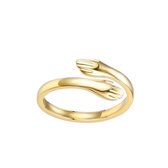 Goudkleurige ring in de vorm van twee omhelzende handen, open aan de voorzijde.