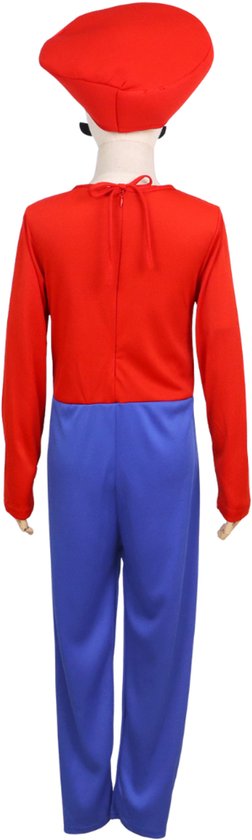 Achterkant van een Mario-kostuum: rode top met blauwe tuinbroek, op paspop