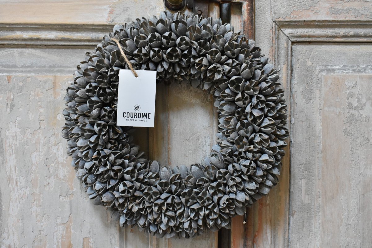 Couronne Krans Ø 40 cm - Bakuli grijs / grey wash - krans beukennootjes grijs 40cm - landelijk stoer sober.