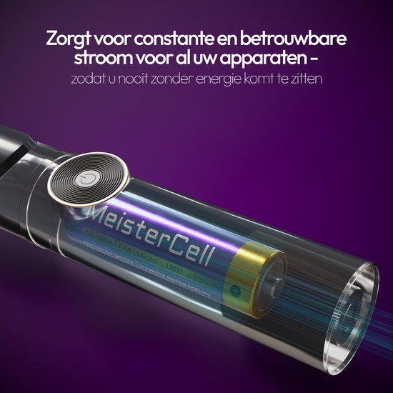 Een MeisterCell AAA-batterij in gebruik in een transparante zaklamp, met de tekst 'Gaat tot wel 10x langer mee'.