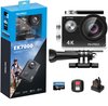 AKASO EK7000 4K actiecamera met accessoires en verpakking. De verpakking toont een fietser.