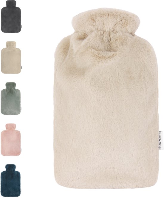 Ølav North – Kruik met Nordic Fur hoes - Incl geschenkverpakking - Tot 6 uur warmte - Heerlijk zacht - Warmwaterkruik - 1.8 liter – Sand Beige - Cadeau voor haar, vrouw, vriendin