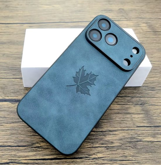 Telefoonhoesje iPhone 17 – Donkerblauw – Esdoornblad Design – PU leer