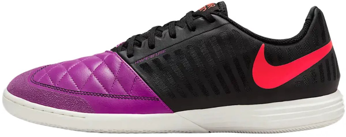 Nike LunarGato II zaalvoetbalschoenen in paars en zwart met roze details, ontworpen voor 5-tegen-5 spelen.