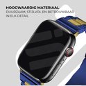 Een Apple Watch met een blauw en goudkleurig metalen bandje.