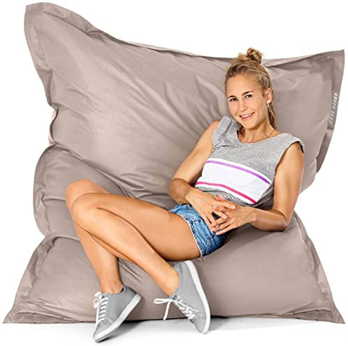 Zitzak - Lounge kussen - Buiten ontspannen - Waterafstotend materiaal - 120x160 cm - Donkerbeige