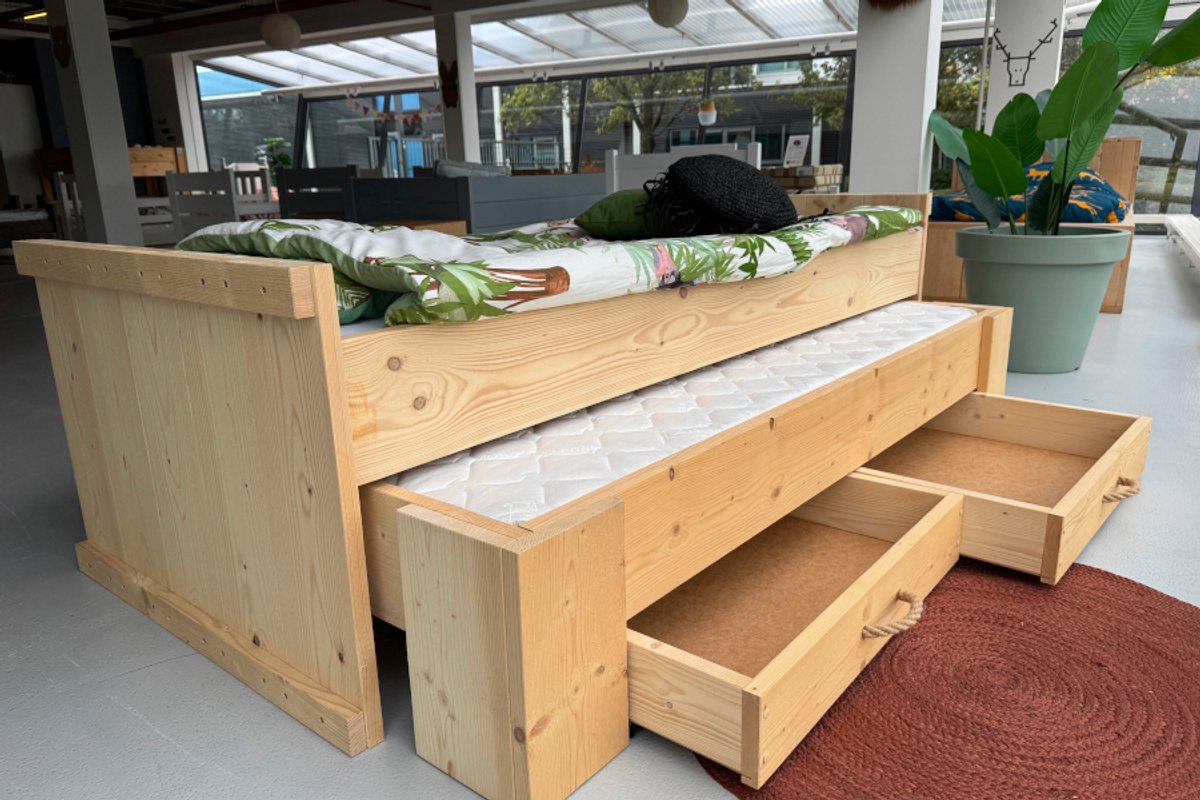 Rockwood® Kinderbed Steigerhout Marijn inclusief montage met 2 lattenbodems en matras onderbed Parmanaturel onbehandeld