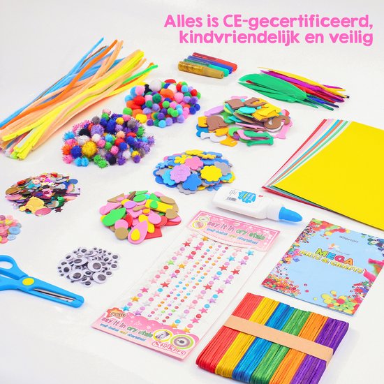 Knutselspullen met pompons, chenilledraad, veren, foamvormen, stickervellen, knutselboekje, papier en knutsellijm.